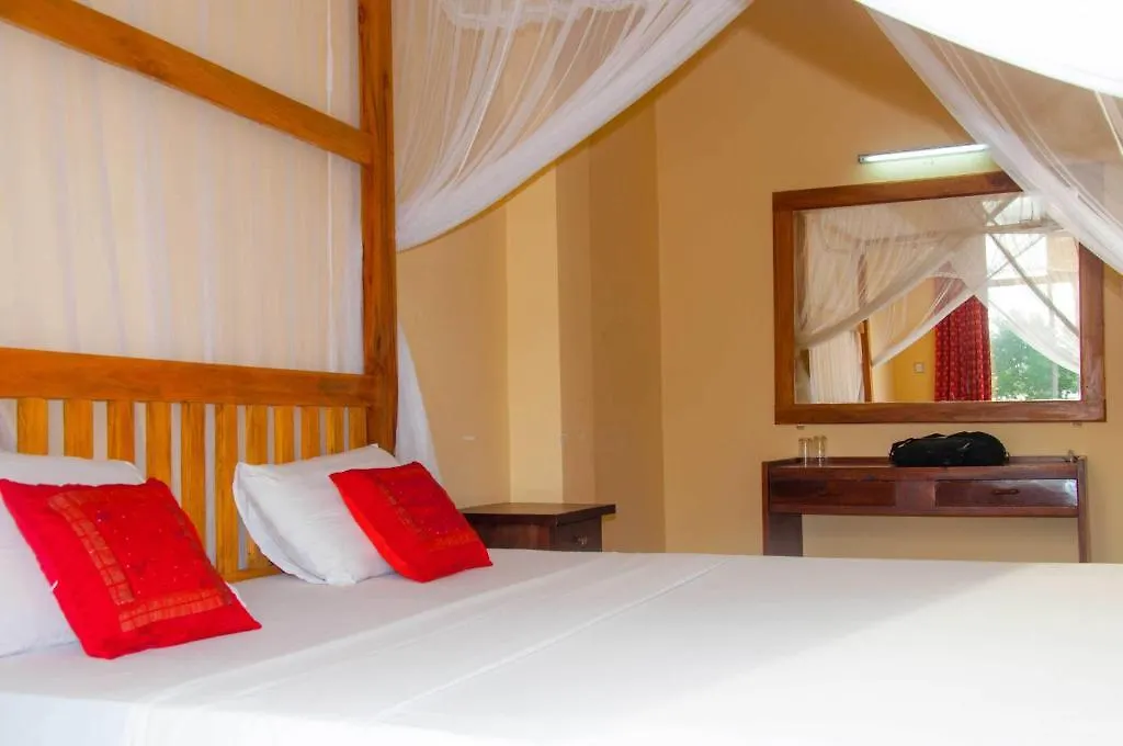 Hotel Marine At Negombo Beach