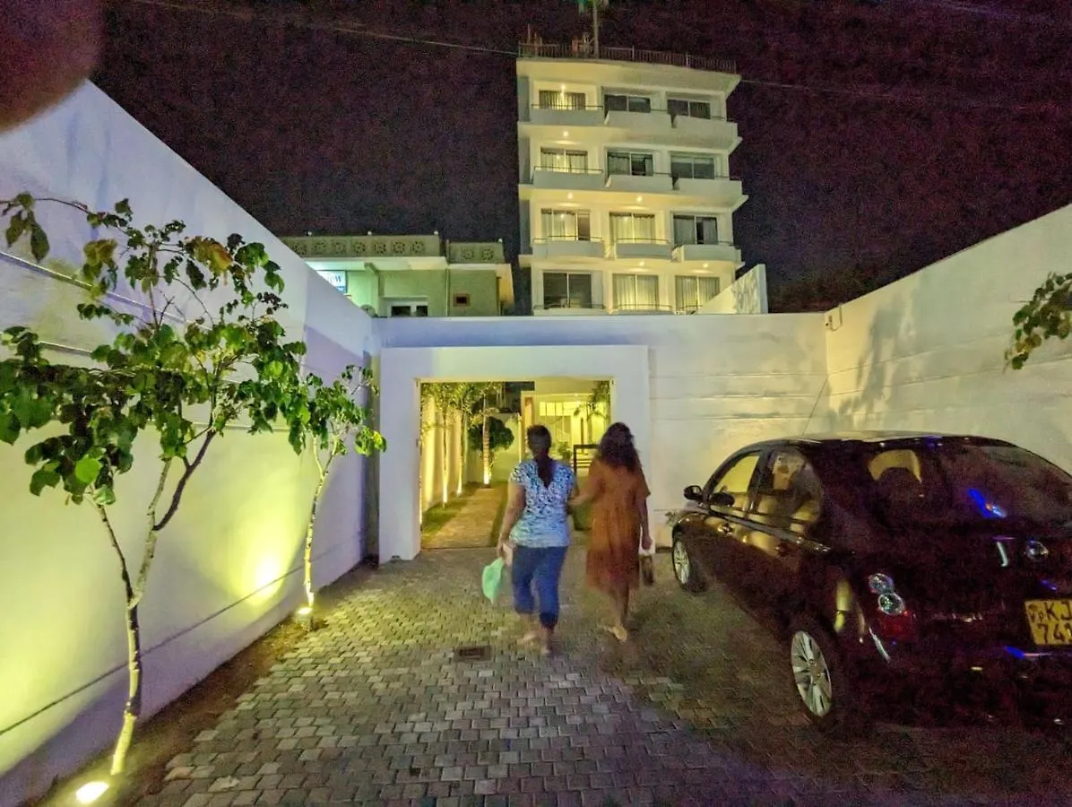 *** Guest house Hotel Marine At Negombo Beach Sri Lanka