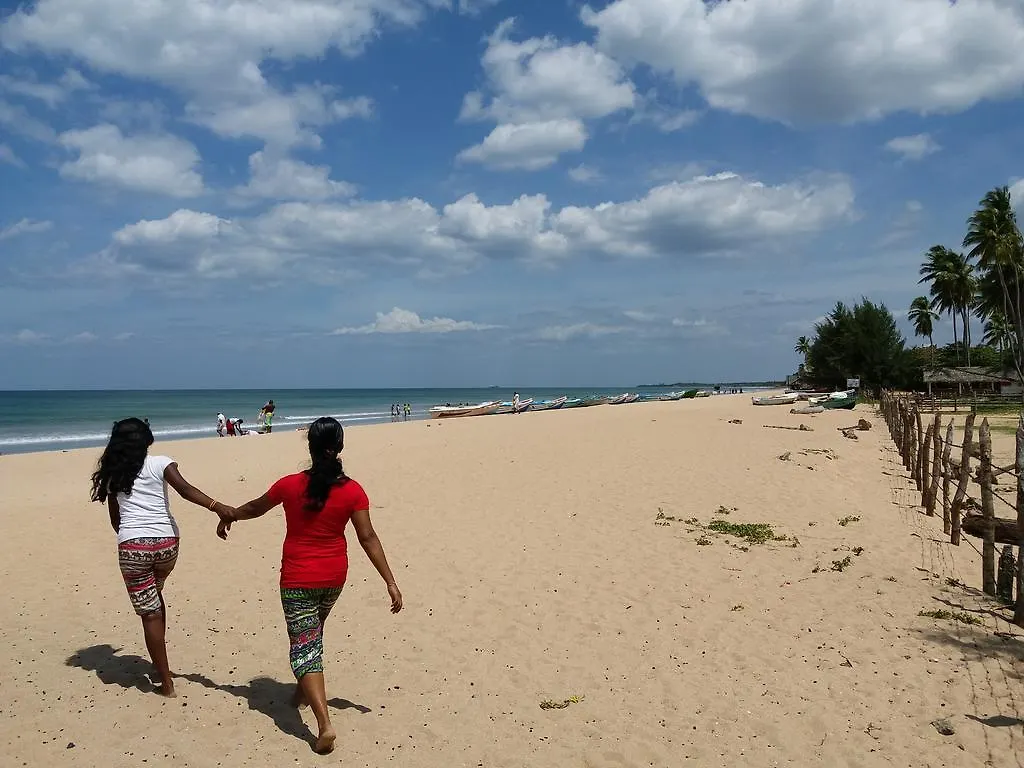 Hotel Marine At Negombo Beach Guest house