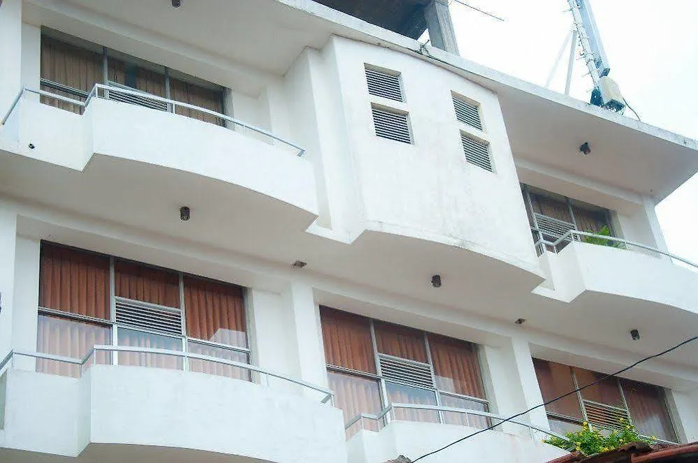 Guest house Hotel Marine At Negombo Beach