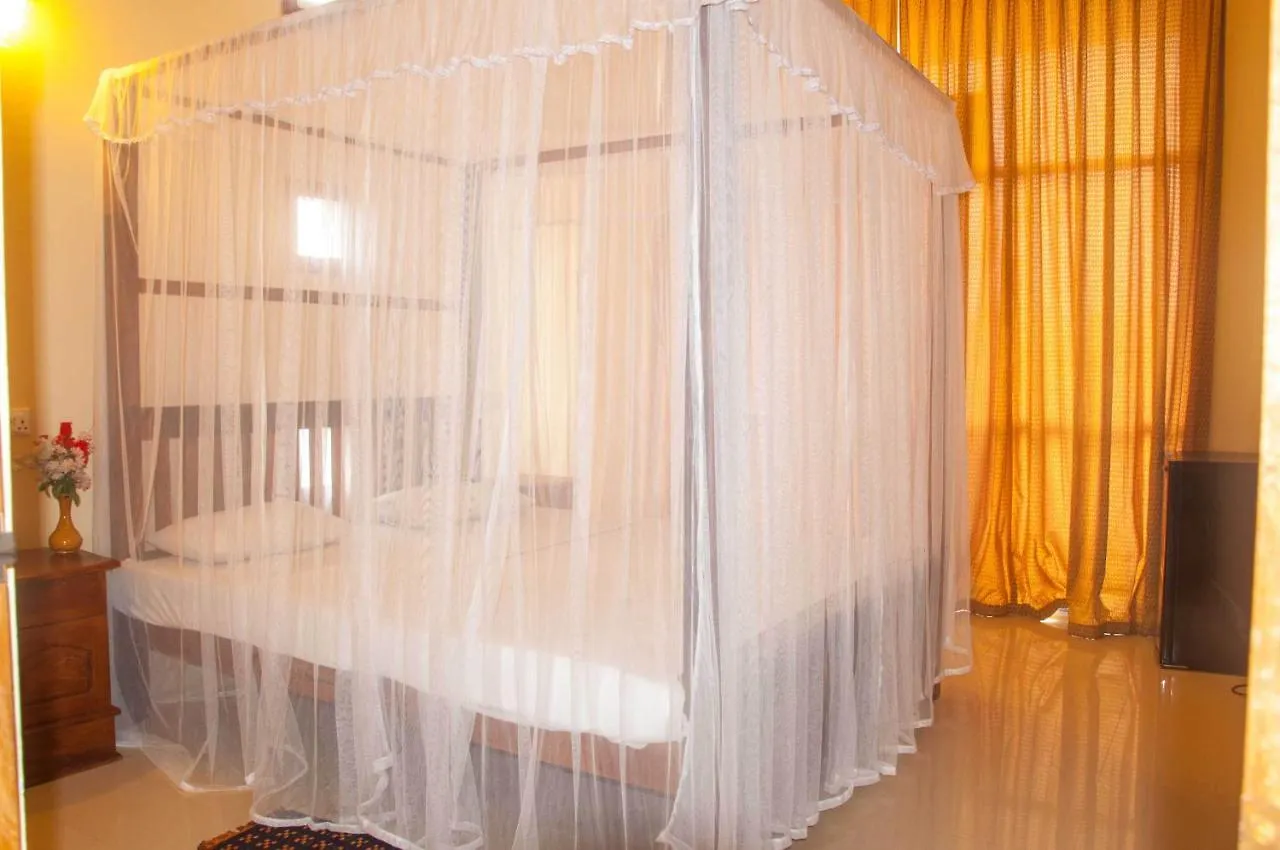 Hotel Marine At Negombo Beach 3*,
